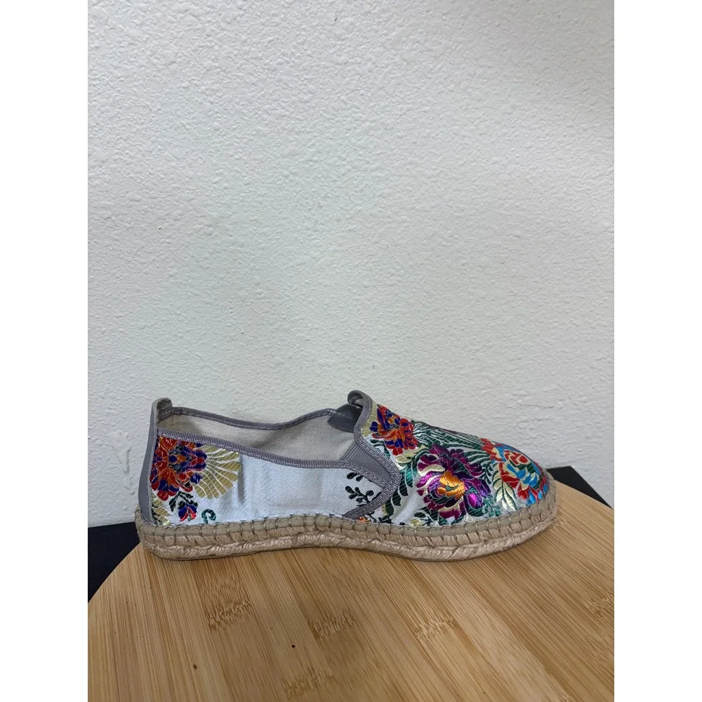 Fabiolas Espadrilles Size 8 Floral Embroidered Silver Handcrafted Spain EU 39